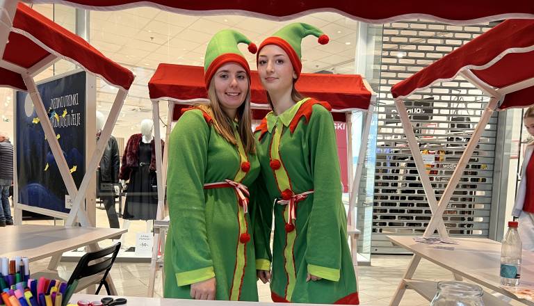 FOTO: V Supernovi Maribor so se najmlajši še zadnjič letos prepustili praznični čarovniji