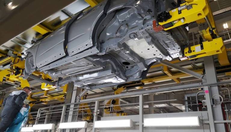 Dvojna okrepitev za graško Magno: Mercedes ostaja, McLaren prihaja