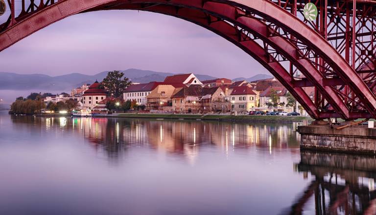 Kam ta konec tedna? V Maribor prihajajo Helena Blagne, Marko Škugor in obilica praznične zabave