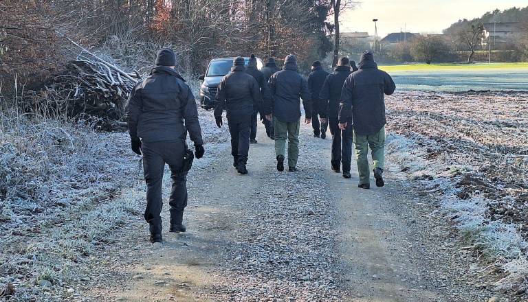 Srhljivo razkritje: Osumljeni Slovenec naj bi žrtev zakopal na vrtu babice, jo izkopal in znova skril v gozdu