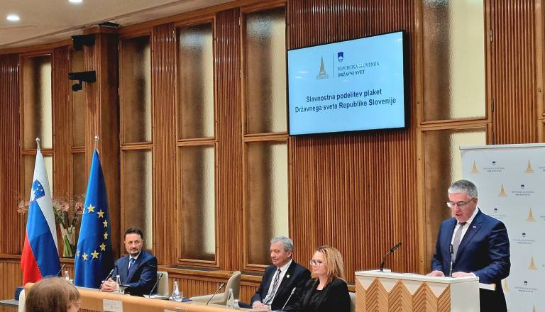 Državni svet podelil plakete najzaslužnejšim prostovoljcem: 85 milijonov evrov ocenjene vrednosti, neprecenljiva družbena vrednost