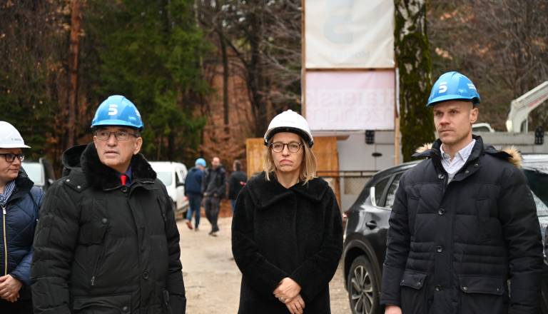 FOTO in VIDEO: UKC Maribor obiskala ministrica za zdravje