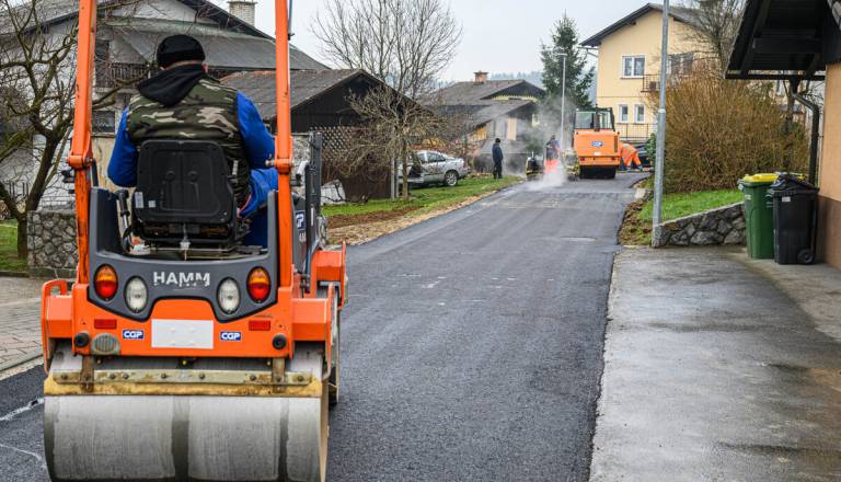 Prebivalci Šentvida pri Stični do varnejše poti, rekonstrukcija ceste gre h koncu