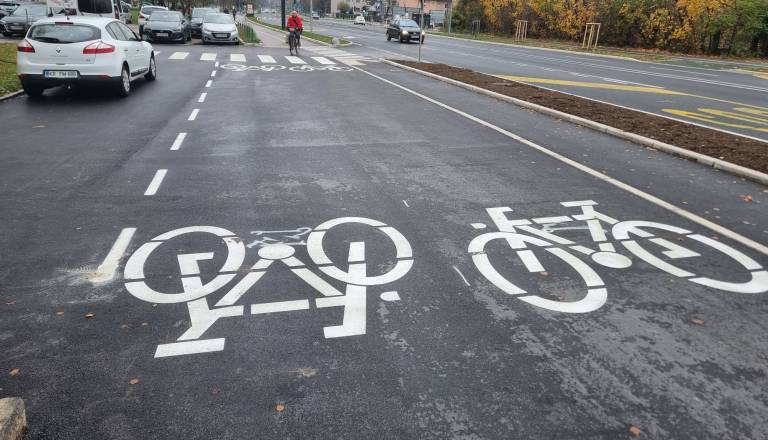 Avtocesta za kolesarje na Linhartovi? Ljubljančani zaskrbljeni zaradi nove kolesarske ureditve