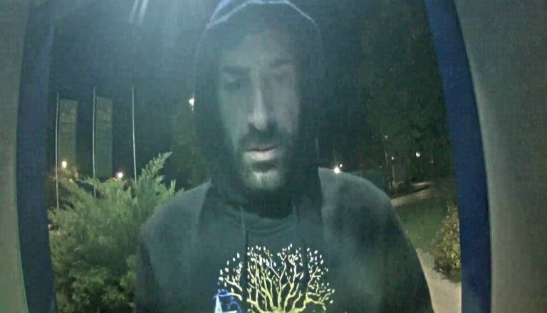 FOTO: Pomurski policisti iščejo vlomilca, ste ga videli?