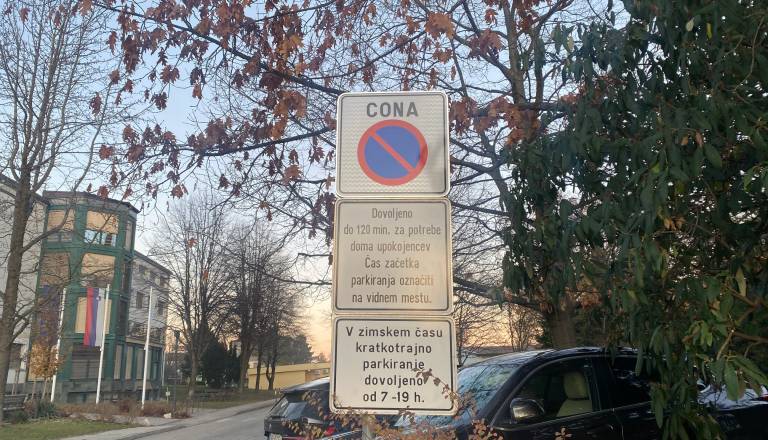 Občani le dočakali spremembo brezplačnega kratkotrajnega parkiranja pred Domom upokojencev Ptuj