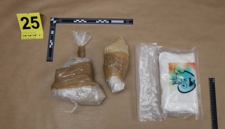 Sedem kilogramov heroina, orožje in gotovina: Epilog obsežne akcije na Goriškem in v Italiji