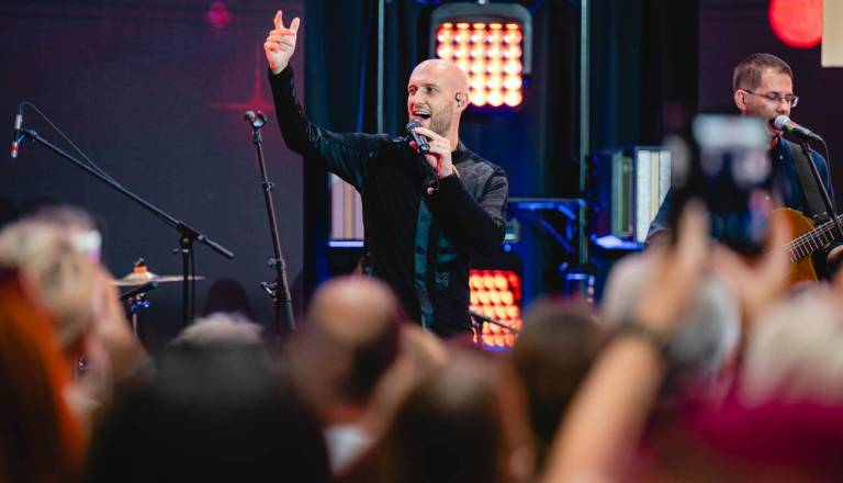 Znan hrvaški pevec ob prehodu v novo leto postal oče