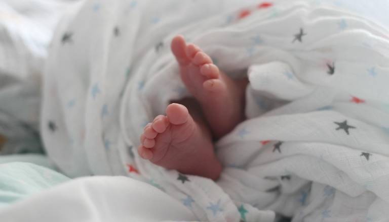 Prvi deček letošnjega leta na svet prijokal v Brežicah 