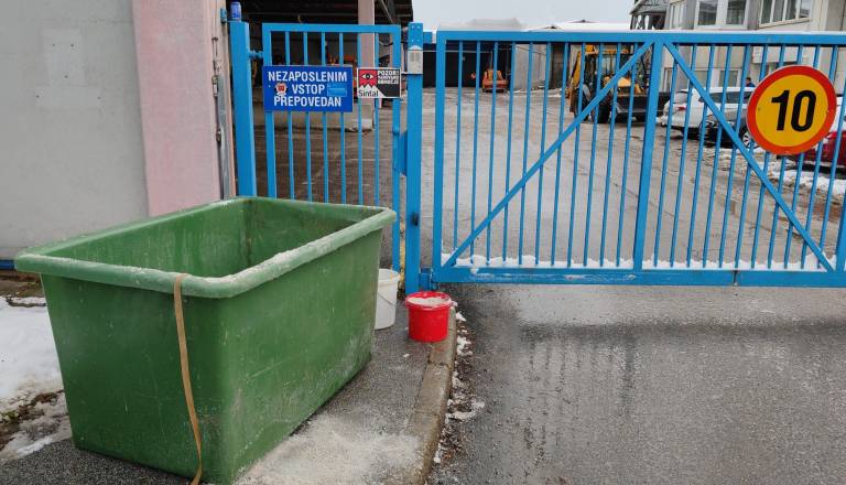 Nigrad uvedel omejitev pri prevzemu soli, največ deset kilogramov na gospodinjstvo