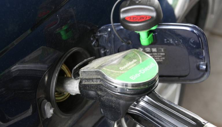 Torek prinaša nove cene goriv: Se obeta se rahla podražitev?