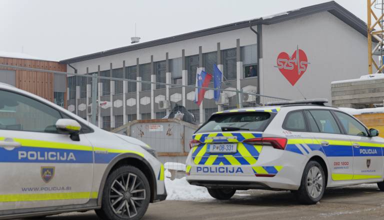 Mladoletnemu napadalcu iz srednje zdravstvene odrejen enomesečni pripor