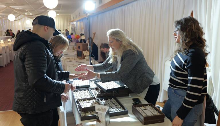 FOTO in VIDEO: Čarda v znamenju osmega Poročnega sejma