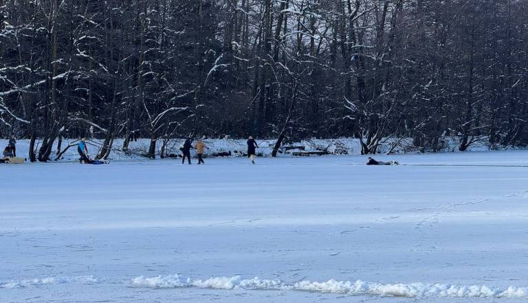 Kdaj je drsanje po na videz zaledeneli površini lahko izjemno nevarno?
