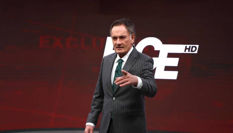 Na Bledu na nitki življenje znanega TV-voditelja in novinarja: Hitro na urgenco