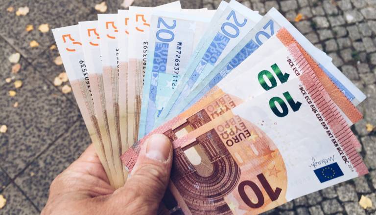 Ta znamenja bodo sprejela pomembno odločitev glede denarja in varnosti