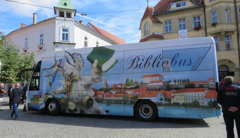 Bibliobus znova na poti: Preverite urnik voženj v novem letu