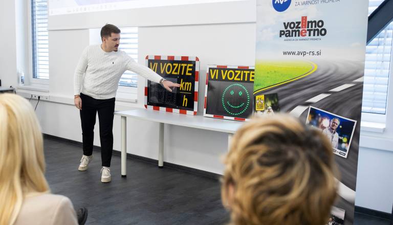 Maribor z novim ukrepom za umirjanje prometa, kje bo stal prikazovalnik hitrosti? 