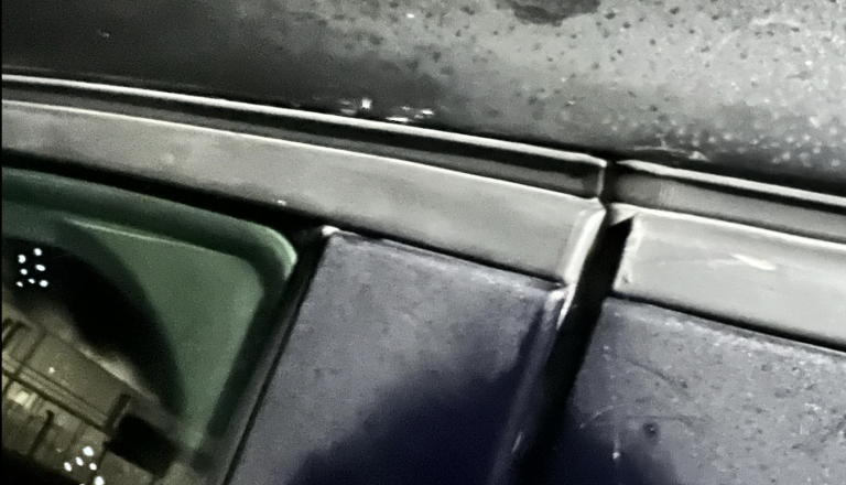 Vlomil, pregledal, odšel: tat v Novem mestu brez plena, a z visoko škodo