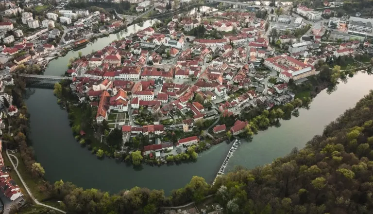 Kam ta konec tedna? Dolenjska bo v znamenju gledališča in glasbe