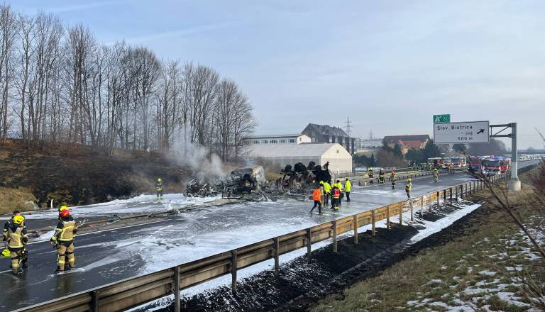 Štajerska avtocesta znova odprta, a vozniki še vedno stojijo v kolonah