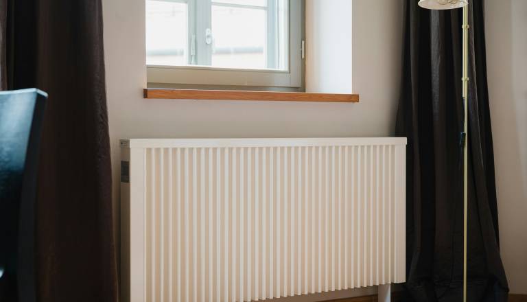 Kako z majhnimi spremembami znižati račune za energijo?