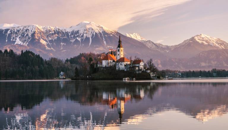 Bled ostaja 'zero waste', a turizem prinaša vse več odpadkov
