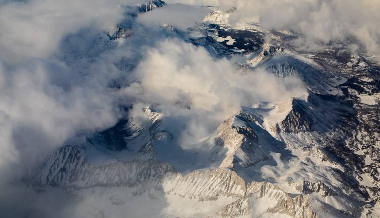 Osem mrtvih v snežnih plazovih, ki so prizadeli Avstrijo