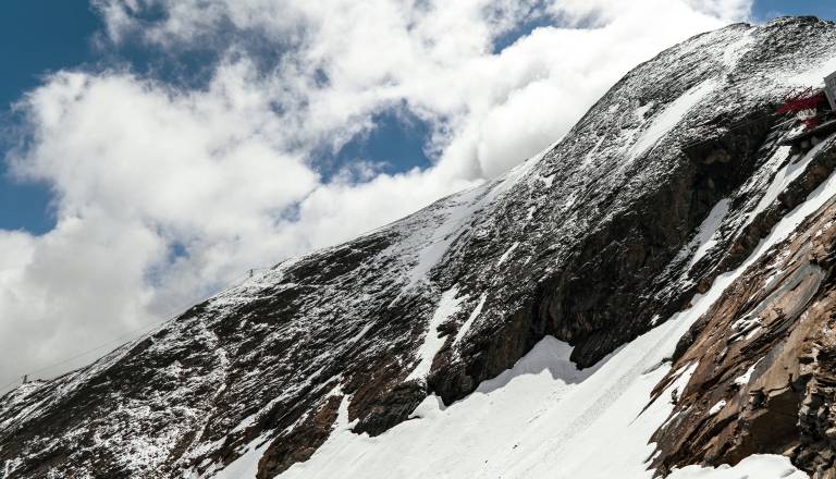 Snežni plazovi v Avstriji zahtevali osem smrtnih žrtev
