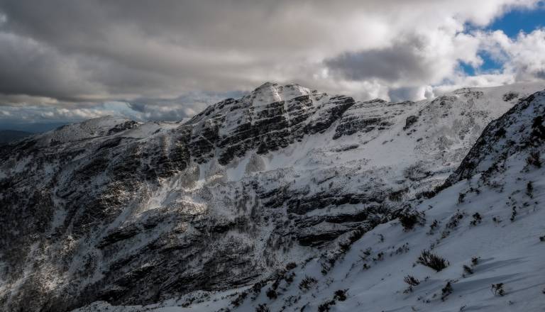 Avstrijo prizadeli snežni plazovi, umrlo osem oseb