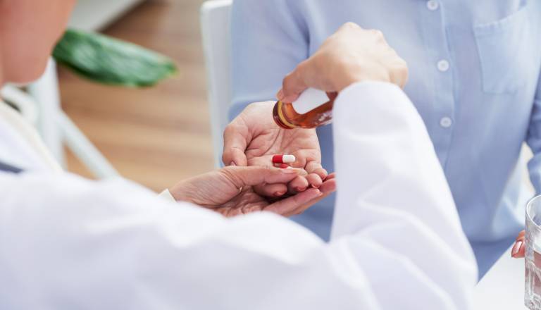 Slovenci se z dopustov vračajo z boleznimi, ki se pokažejo šele doma