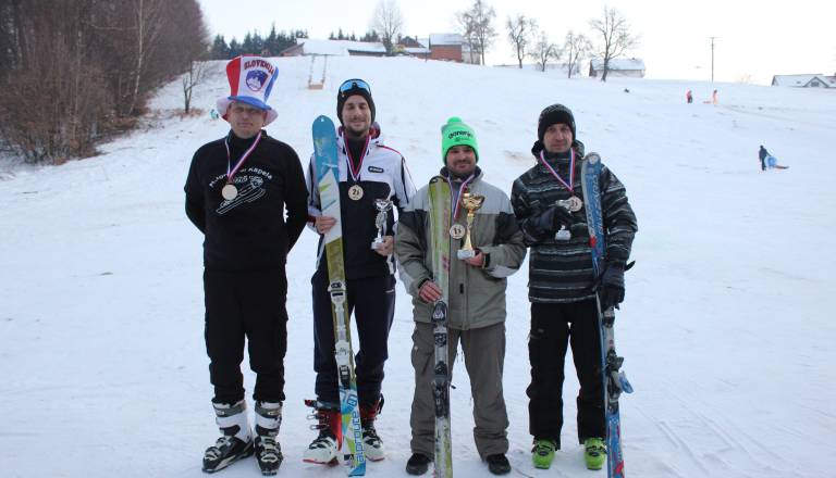 FOTO in VIDEO: Kapela po več letih premora zaživela v znamenju smučarskih skokov
