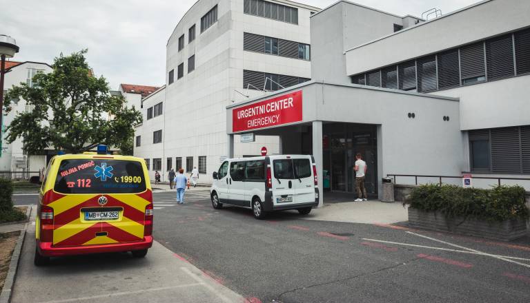 UKC Maribor razprodaja star vozni park: En avtomobil že za 700 evrov