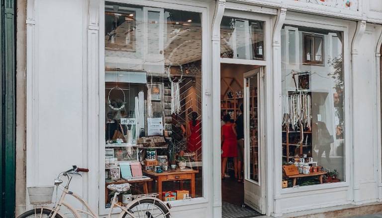 Po 15 letih zapira vrata ljubljanska trgovinica, ki je bila kotiček topline in pogovorov