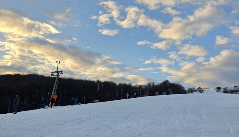 Zimsko veselje v Prlekiji: Na Globokem klancu zdaj tudi smuči