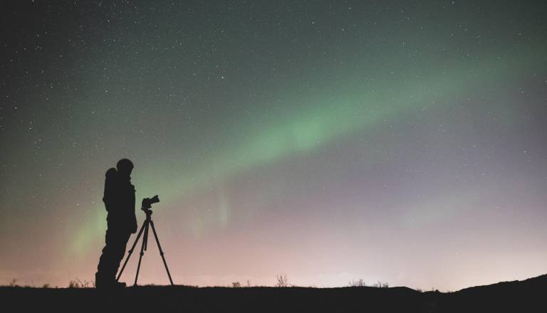 Jošt Gantar ponoči šel na Pokljuko in pri minus 16 posnel te osupljive prizore severnega sija