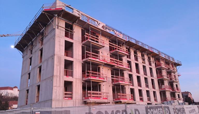 FOTO: Nova stanovanjska soseska ob Kobiljskem potoku že dobiva obliko