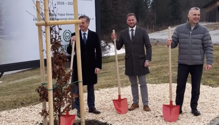 Robert Golob danes na Kočevskem: Kočevje postaja pomembno središče predelave lesa