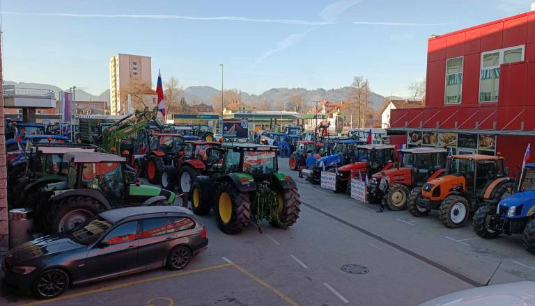 Kmetje vladi postavili ultimat, napovedujejo protest
