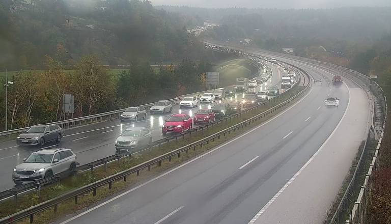 Vozniki, pozor! Na štajeski avtocesti danes oviran promet. Pričakujte zastoje