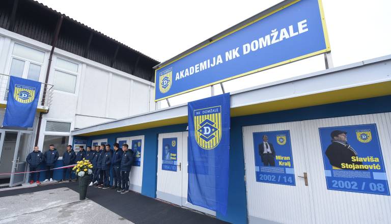 Šok v slovenskem nogometu: Finančni zlom Domžal izbrisal člansko ekipo, kaj bo z mladimi?