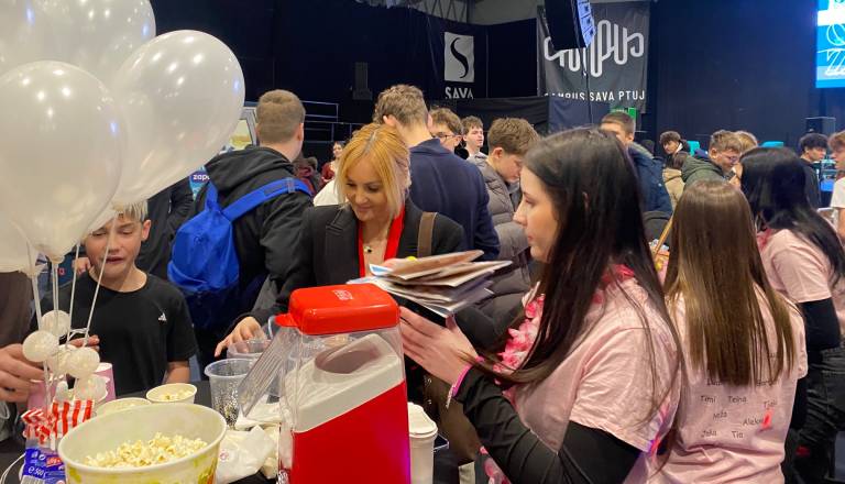 FOTO in VIDEO: Na ptujskem kariernem sejmu najboljša lokalna podjetja, obiskalo ga bo 1200 dijakov in učencev