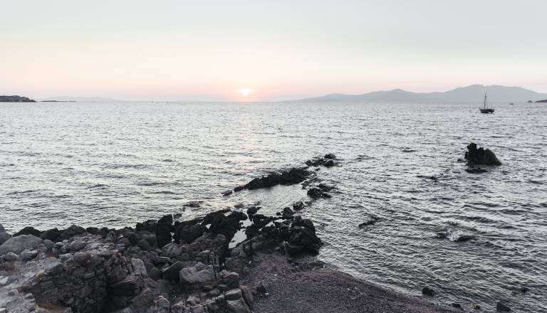 Drama na Hrvaškem, sredi morja rešili tri Slovence