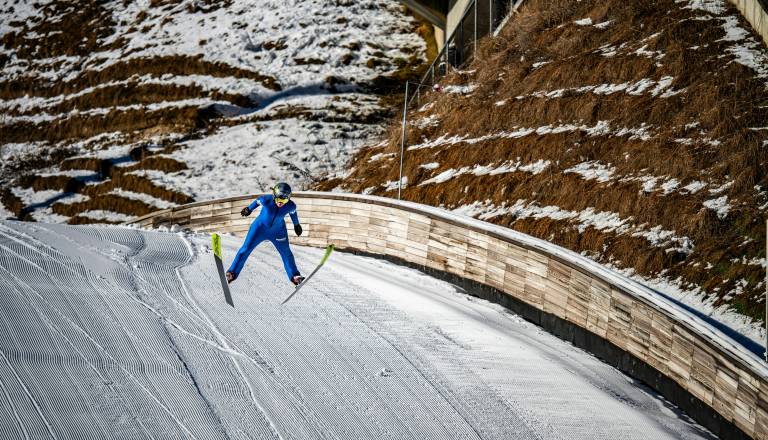 Kam ta konec tedna? Gorenjska v znamenju filmskih premier, koncertov in smučarskih skokov 