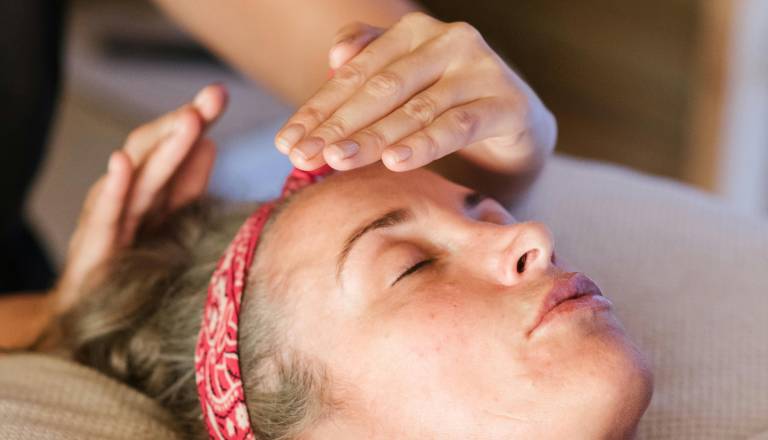 Zakaj so desetletja ljudje 'drli' na Gorenjsko? Pri bioterapevtu Zdenku Domančiću iskali zdravje