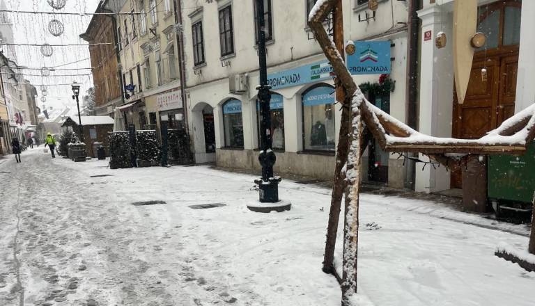 Gorenjska se pripravlja na zimske razmere: Sneg in poledica na obzorju