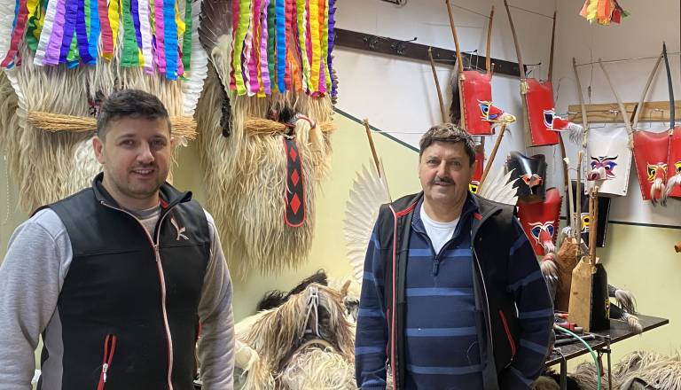 Kurentije iz Spuhlje pri Ptuju: Družina Klinc ohranja živahno pustno tradicijo