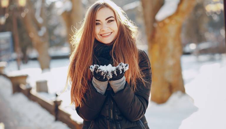 Poravnava Venere in Sonca prinaša šarm, ki mu nihče ne more reči ne – ste pripravljeni na usodno privlačnost?