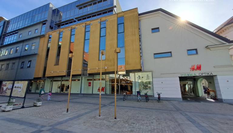 H&M se je poslovil, zdaj iščejo najemnika za 2700 kvadratnih metrov velik poslovni prostor