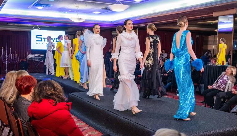 FOTO in VIDEO: V Murski Soboti združili modno revijo in revijo modnih pričesk
